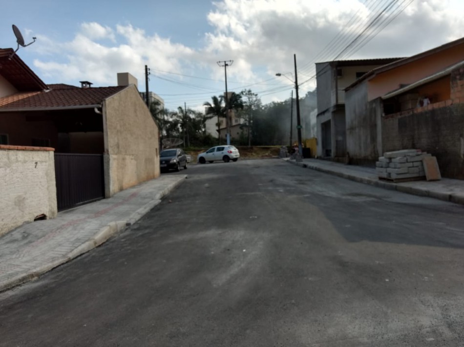 Prefeitura finaliza pavimentação em vias do bairro Itoupavazinha