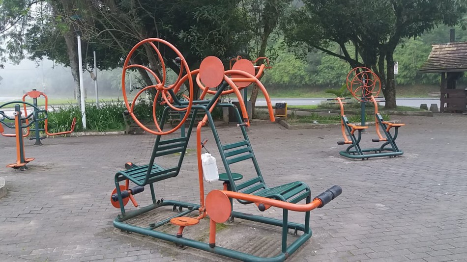 Prefeitura substitui aparelhos de ginástica da Praça Getúlio Vargas