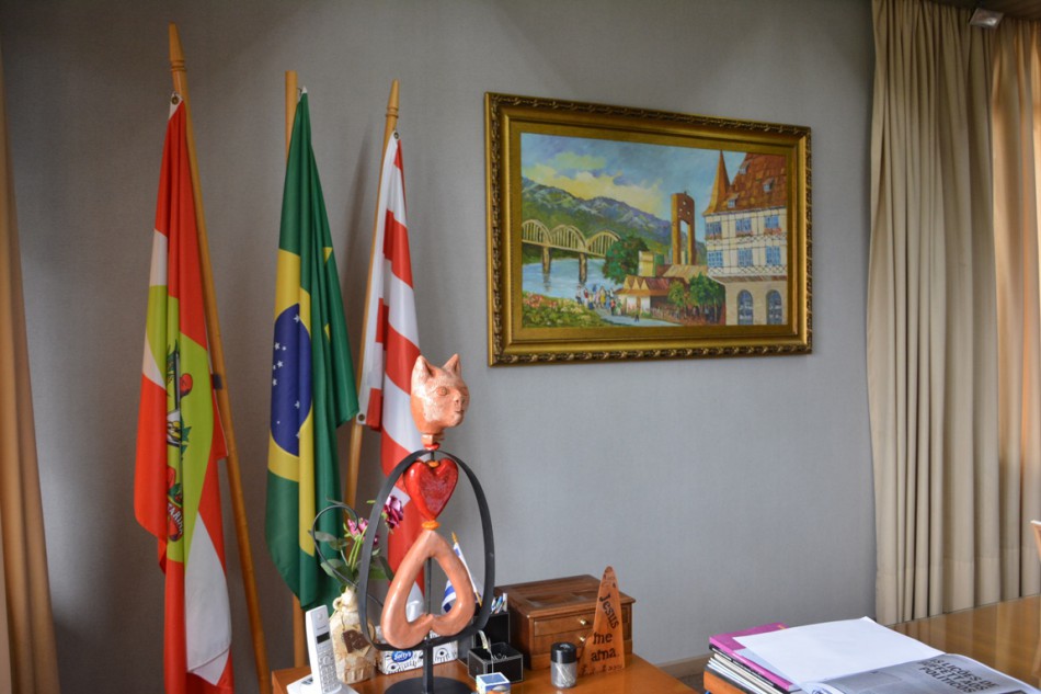Gabinete do Prefeito recebe obras do MAB