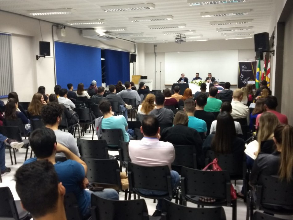 CGM divulga ações de transparência em jornada acadêmica