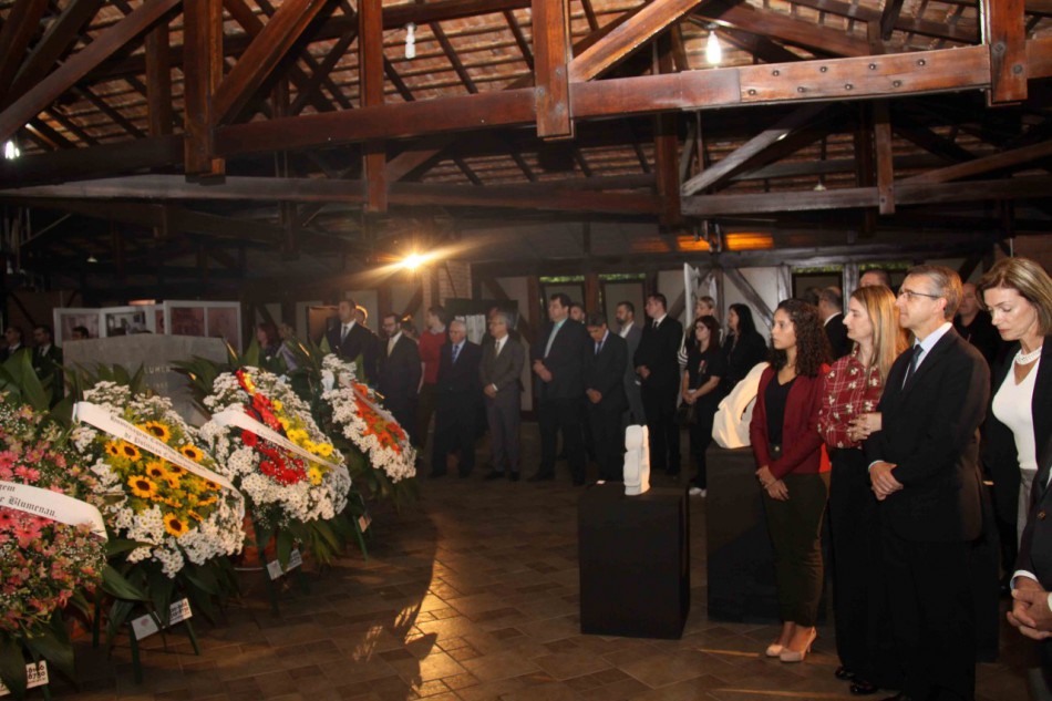 Solenidade homenageia fundador de Blumenau