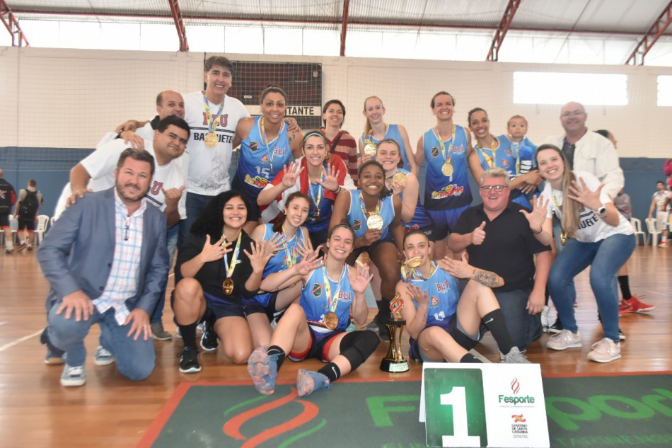 Blumenau conquista primeiro troféu de campeão dos Jasc