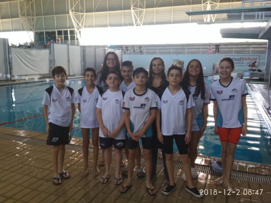 Nadadores de Blumenau se destacam em etapa do Festival Mirim e Petiz