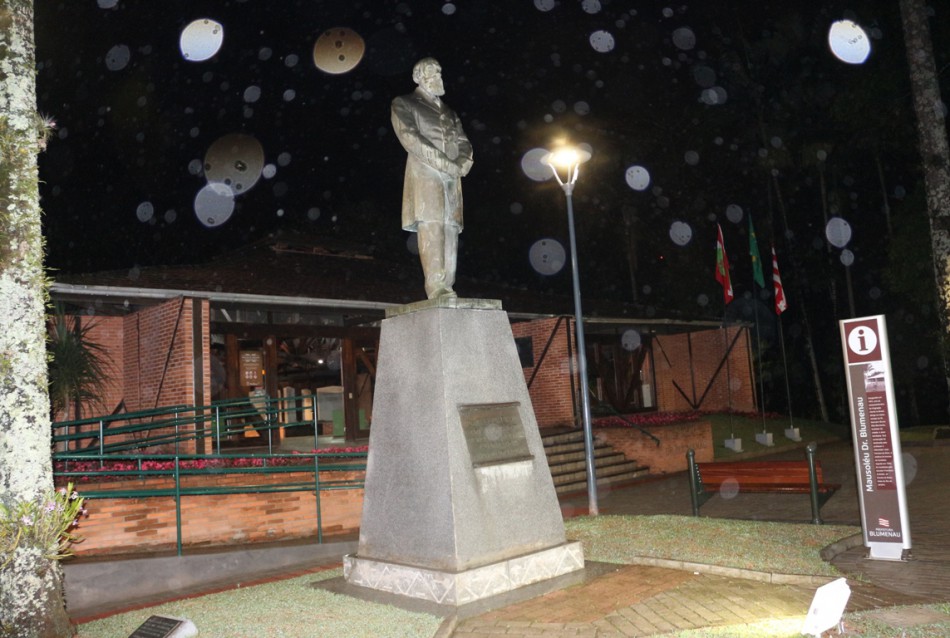 Dr. Blumenau será homenageado no mausoléu nesta terça, dia 30