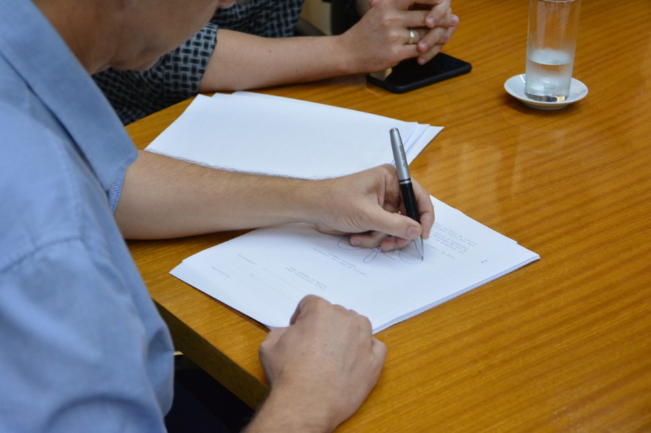 Contrato de concessão do Frohsinn é assinado