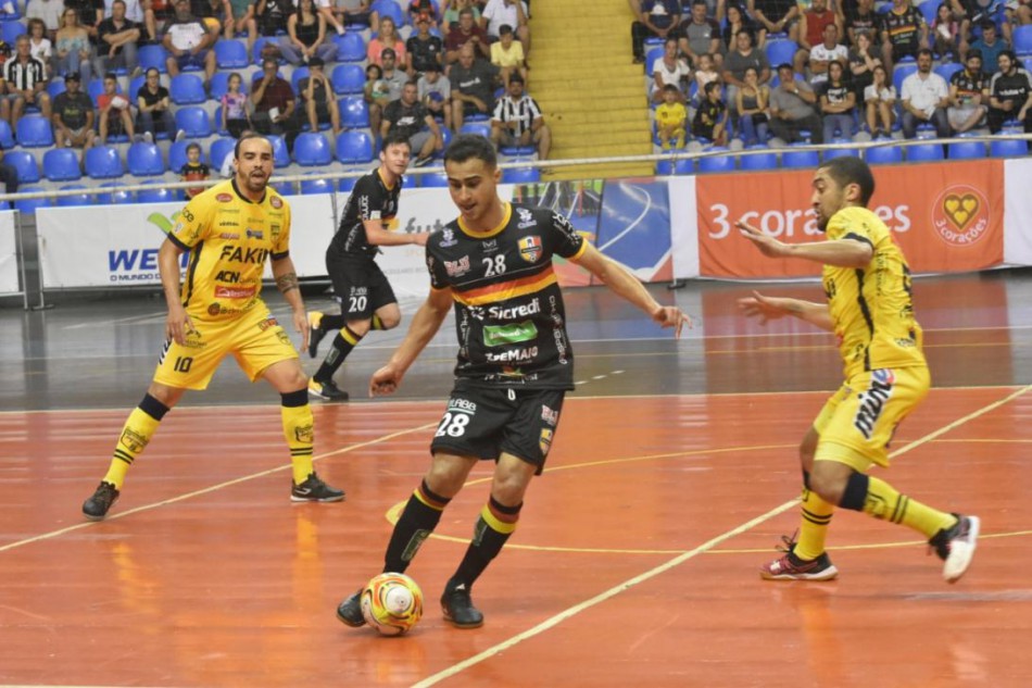 Blumenau Futsal/FMD vence primeiro jogo das quartas de final do Estadual