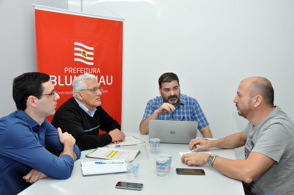 Prefeitura e Osblu pensam estratégias para aperfeiçoar o serviço público