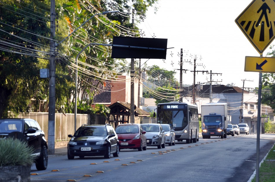 Cerca de 2.500 usuários de ônibus serão beneficiados por corredor na Rua Itajaí