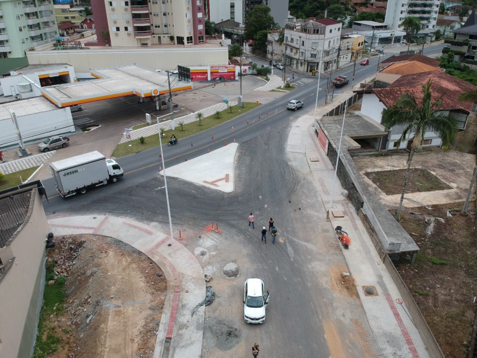 Binário da Rua Chile vai melhorar o trânsito na Ponta Aguda