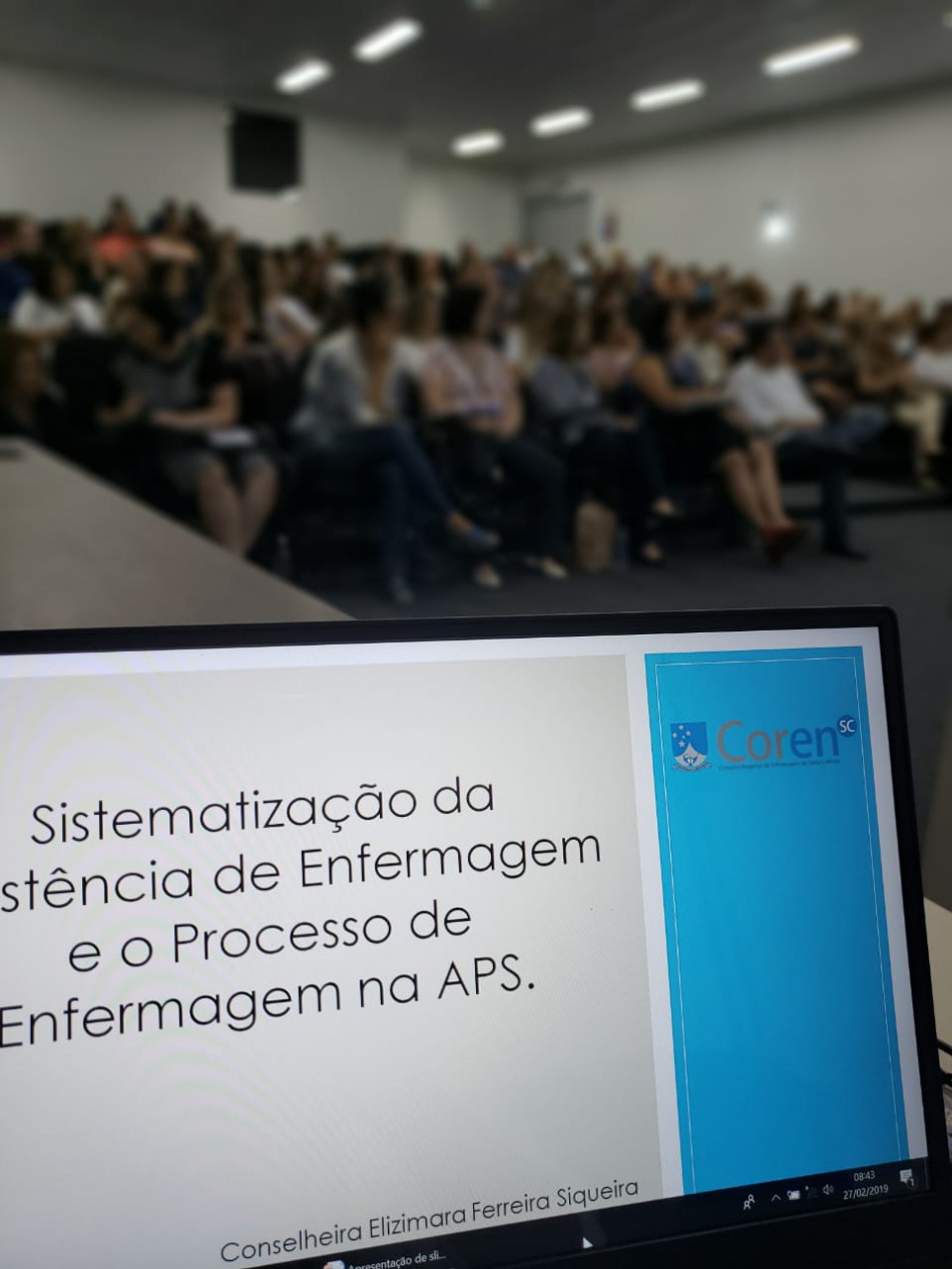 Enfermeiros participam de capacitação em protocolos de atendimento