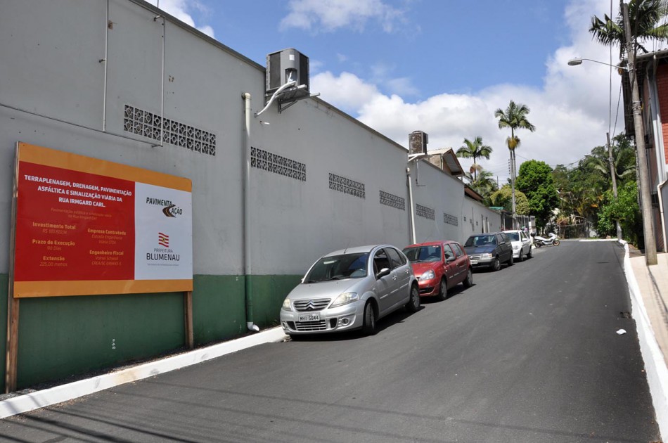 Pavimentação da Rua Irmgard Carl está em fase final