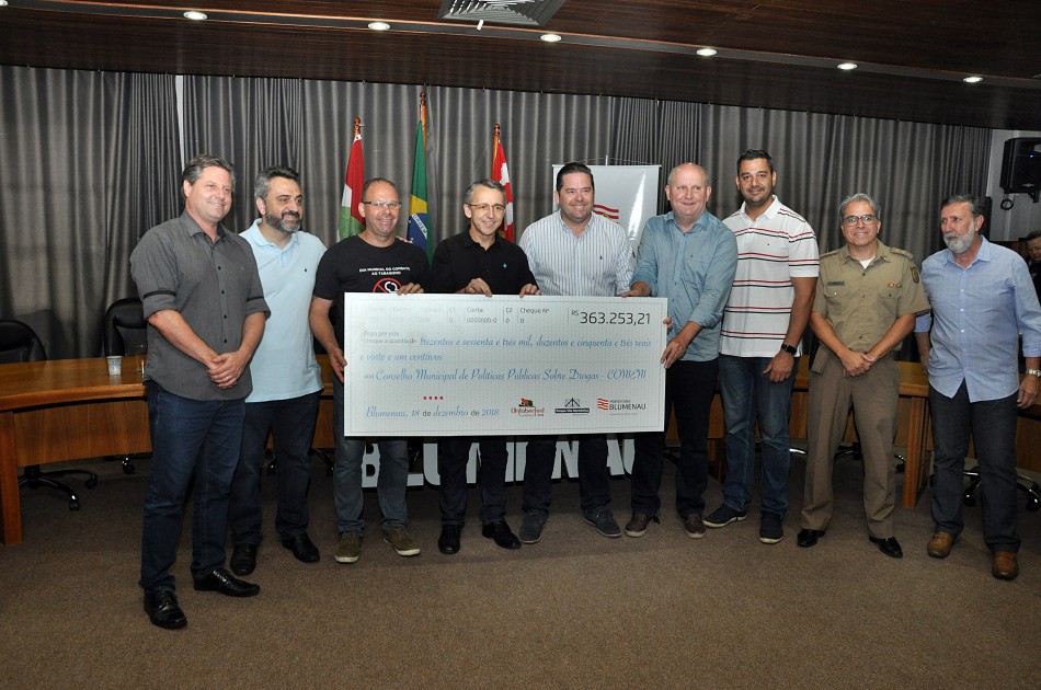 Visitantes da Oktoberfest Blumenau doam mais de R$ 360 mil ao Fremad