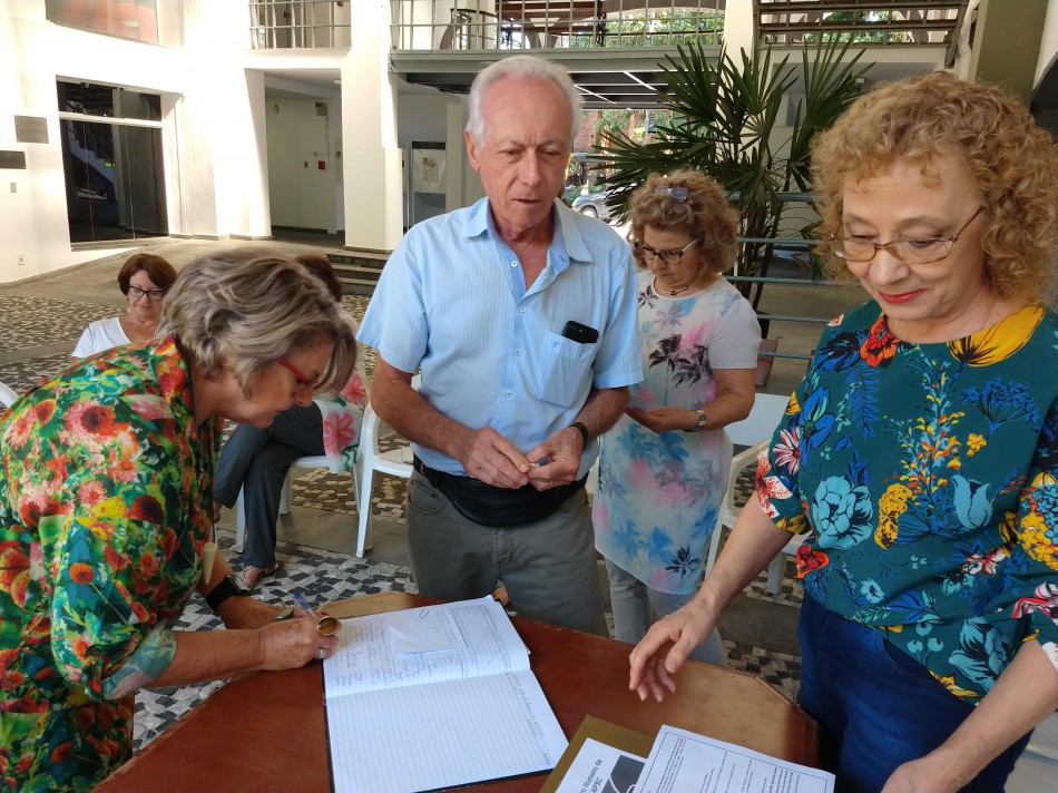 Artistas plásticos participam de encontro no MAB