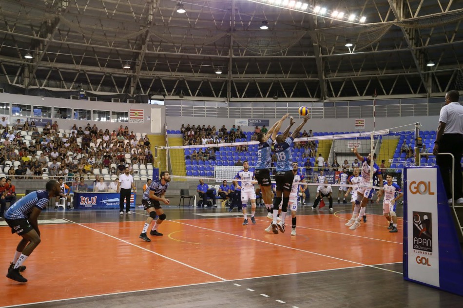 Blumenau vence jogo de estreia pela Superliga B de voleibol masculino