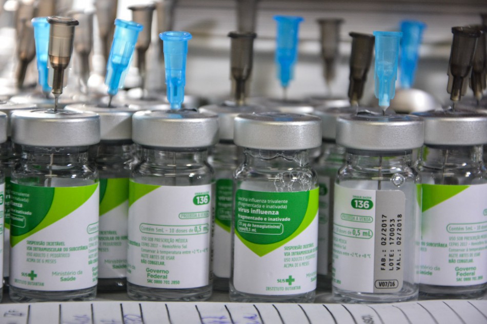 Ambulatórios abrem neste sábado, dia 25, para vacinação da gripe