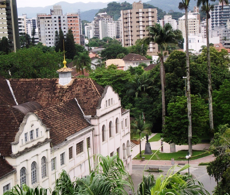 Blumenau começa a organizar desfile de aniversário