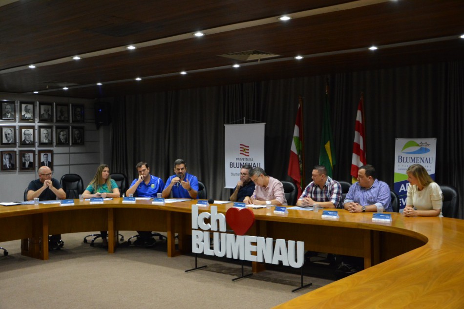Membros do Comitê Olímpico do Brasil participam de reunião em Blumenau