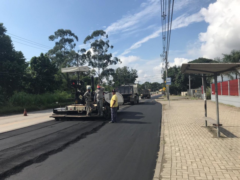 Seurb realiza operação tapa-buracos na Rua Bahia