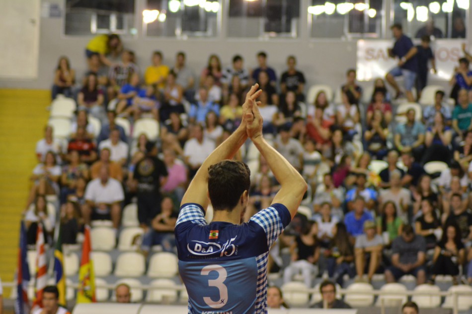 Vôlei masculino vence e mantém 100% de aproveitamento na Superliga B