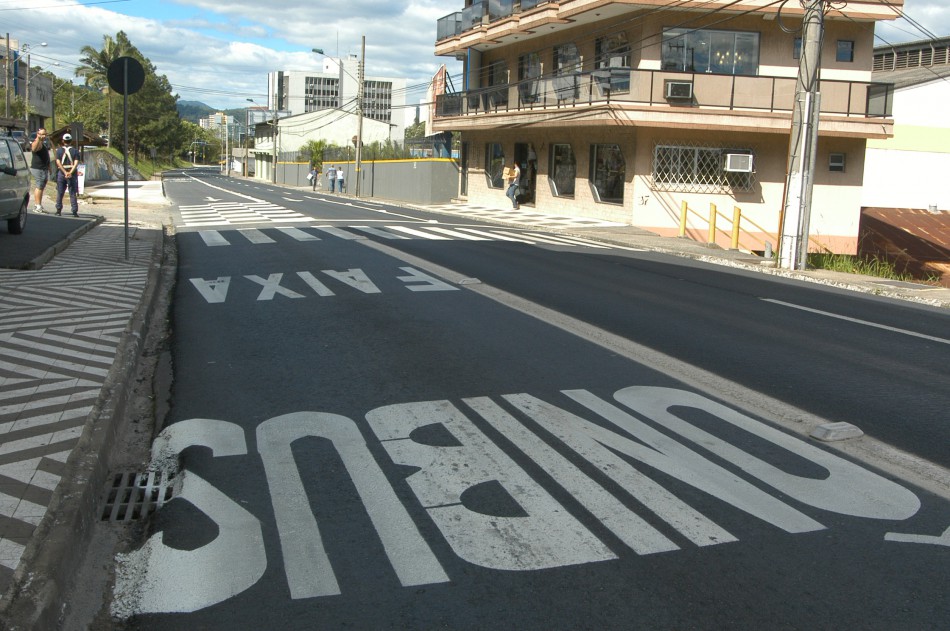 Seterb alerta sobre o uso dos corredores de ônibus por motoristas