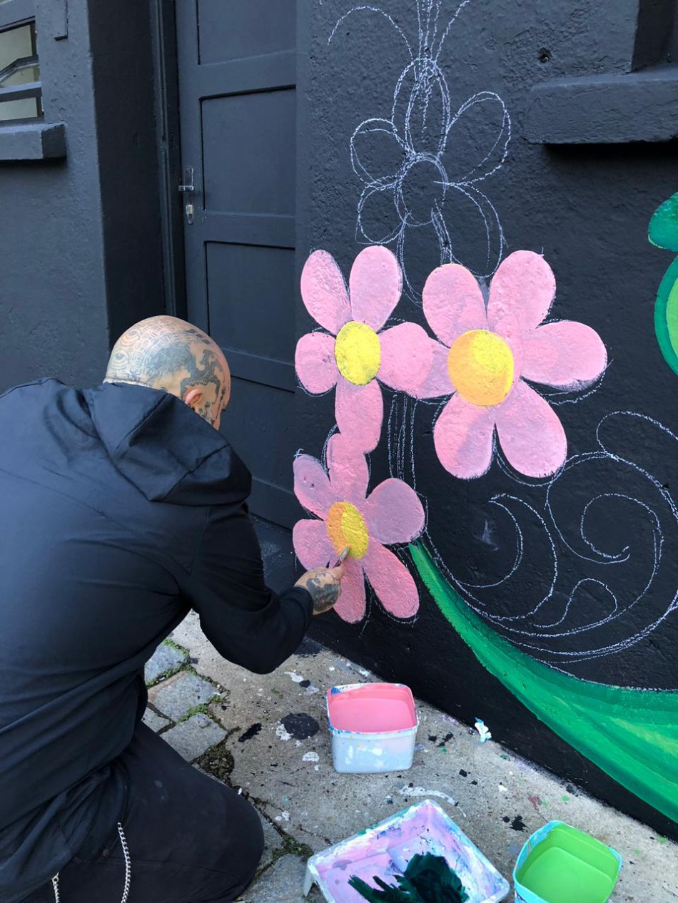 Fundação Cultural ganha pintura no estilo camponês