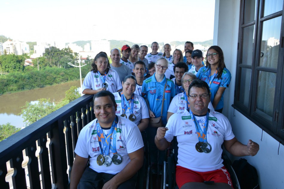 Prefeito recebe medalhistas do Paradesporto