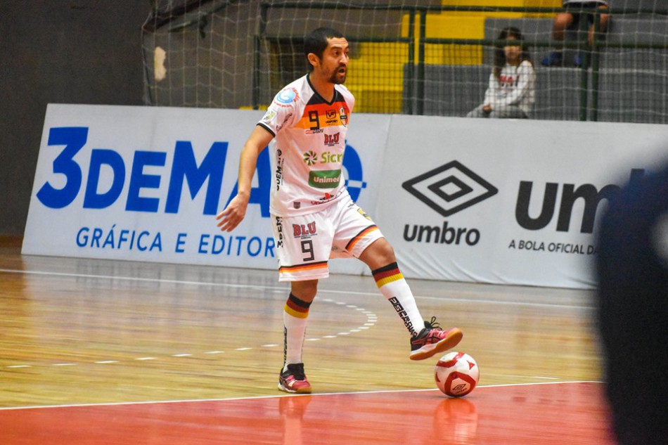 Blumenau volta a jogar em casa nesta sexta-feira