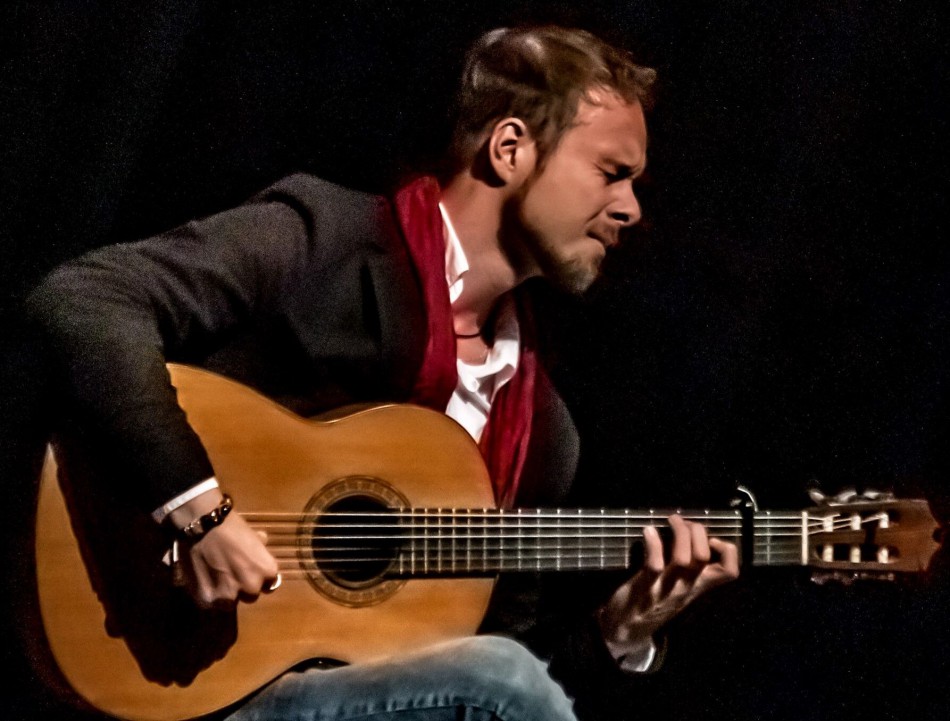 Rafael Mar lança seu primeiro álbum solo
