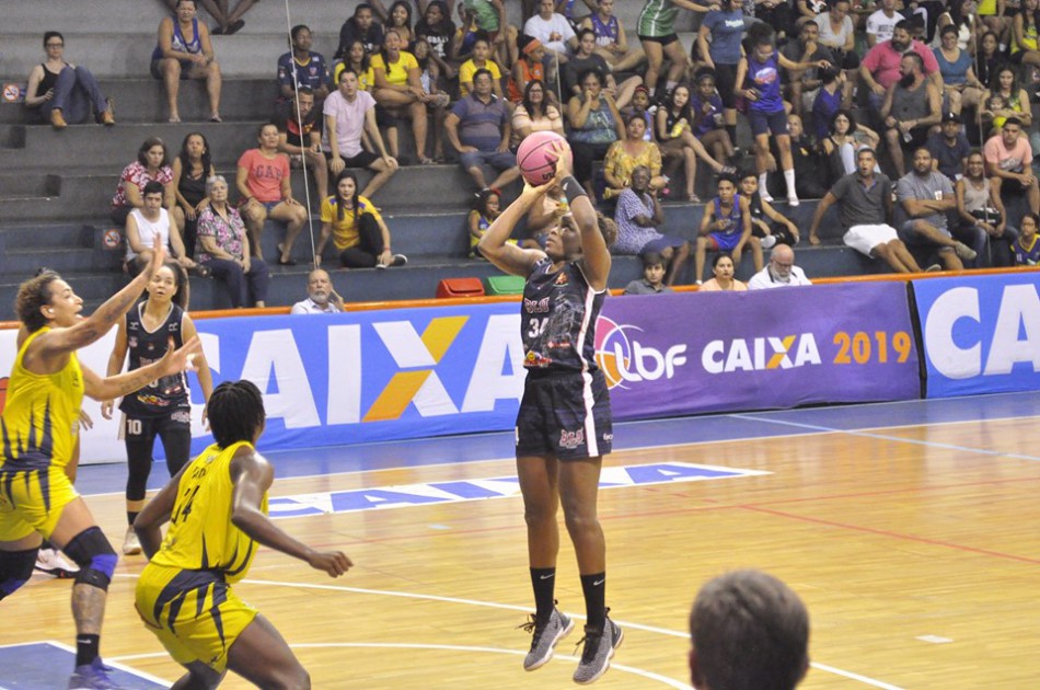 Blumenau disputa partida decisiva pela Liga de Basquete Feminino