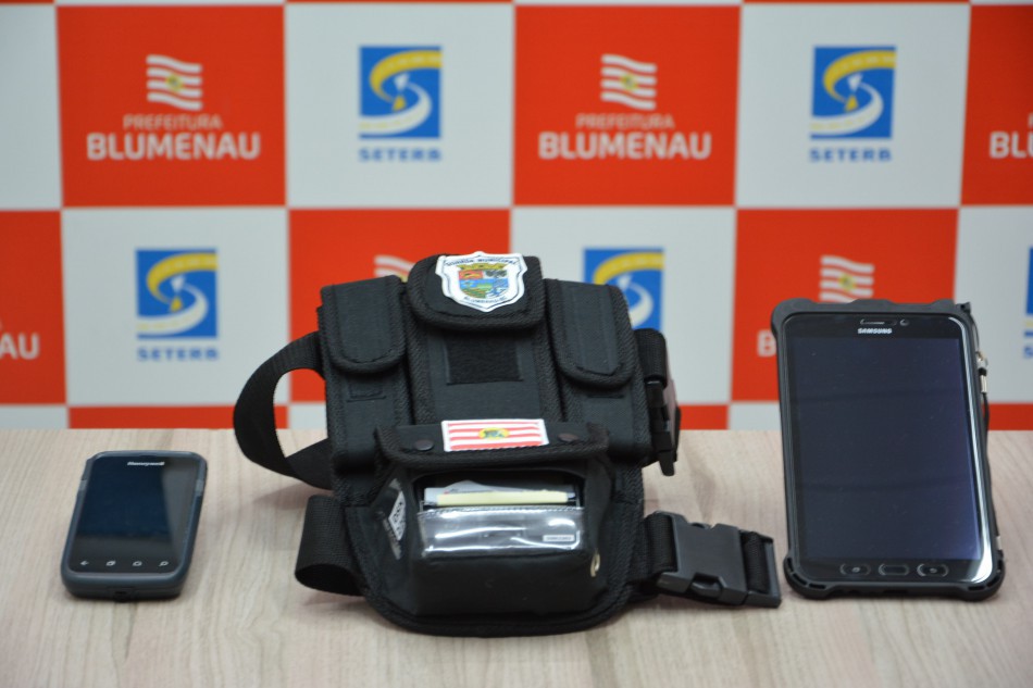 Talonários eletrônicos garantem mais segurança nos registros de autuações