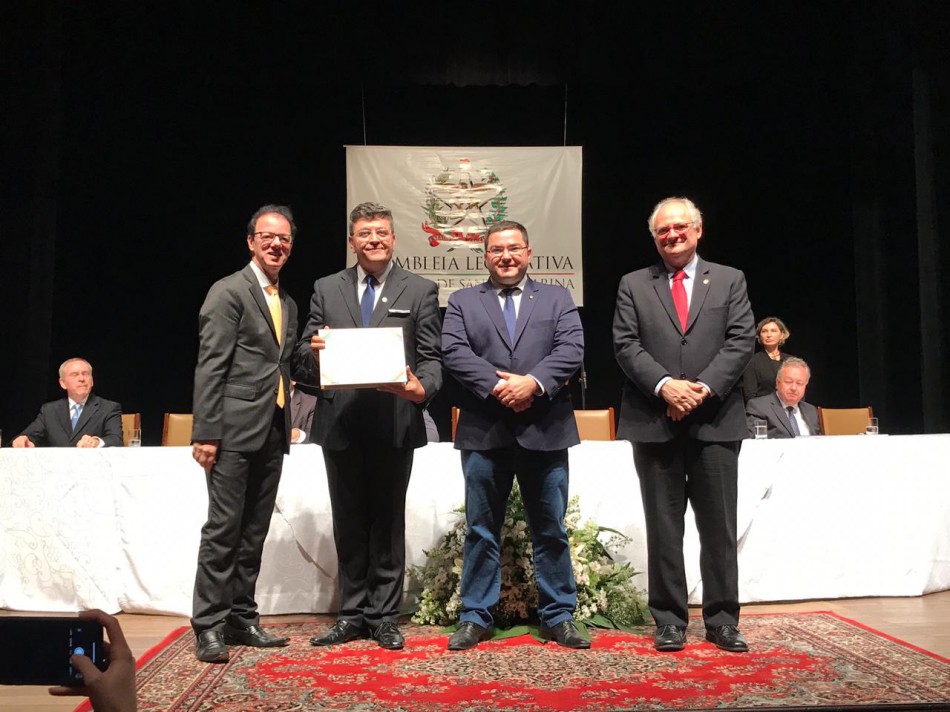 Secretaria Municipal de Cultura recebe homenagem na Alesc