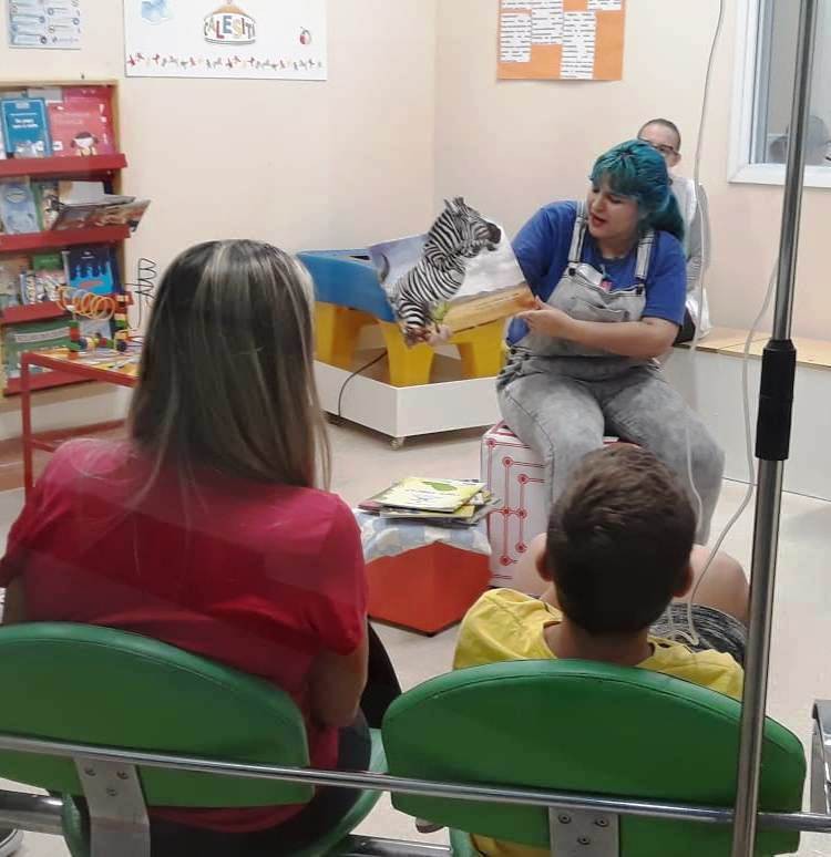 Biblioteca leva histórias ao Hospital Santo Antônio