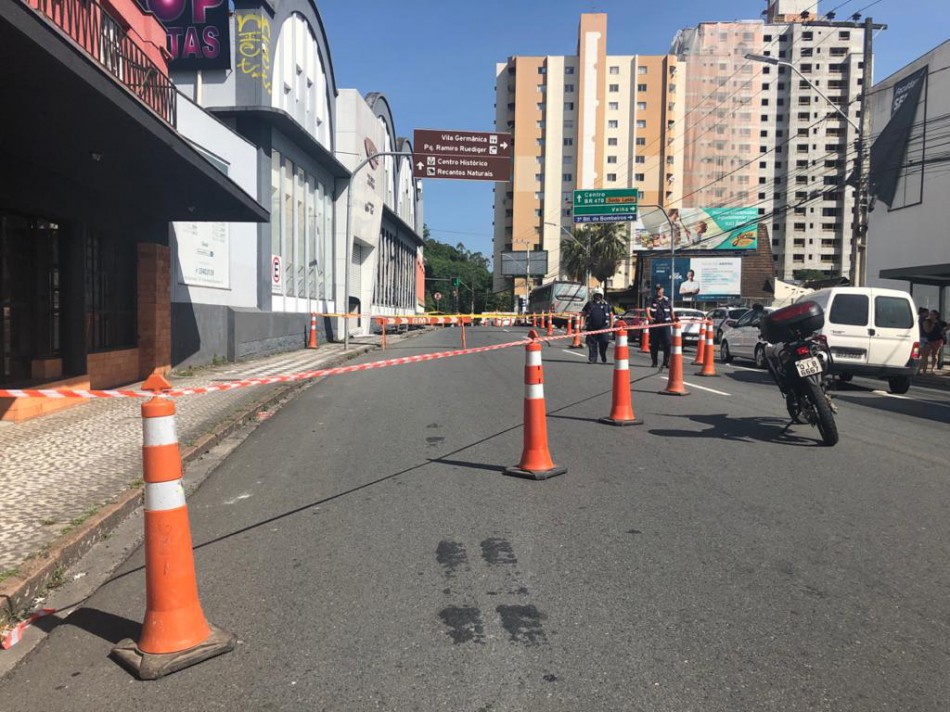 Obra para liberação da Rua São Paulo em prédio que pegou fogo ocorre nesta segunda, dia 6