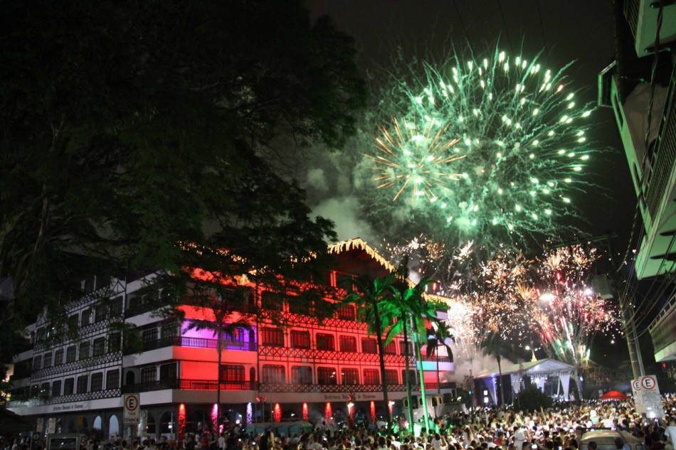 Fogos de baixo ruído garantem Réveillon inclusivo em Blumenau