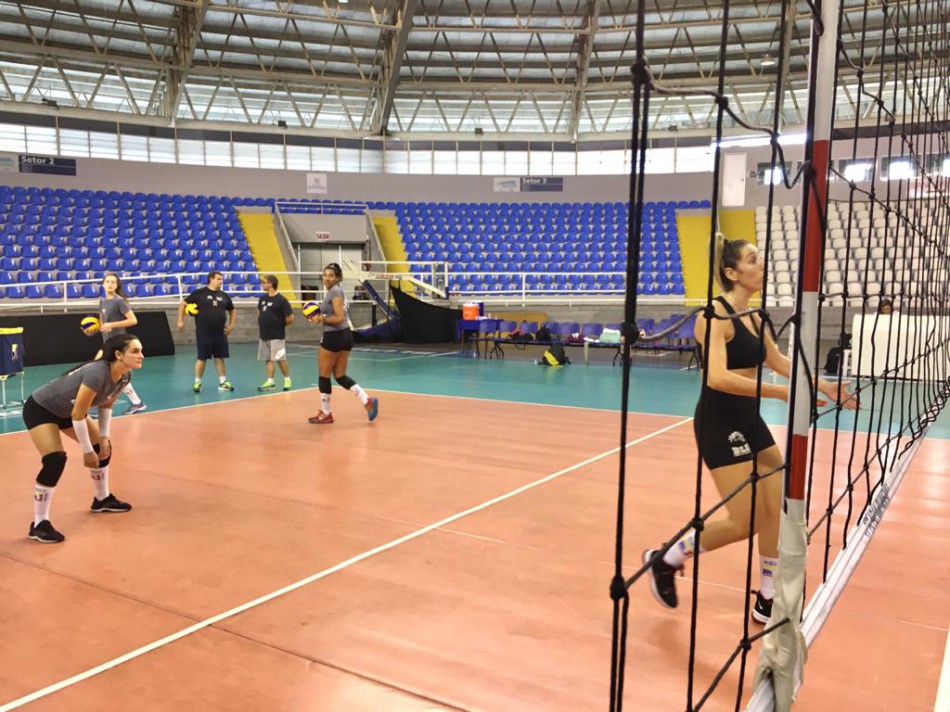 Bluvolei entra em quadra pelas quartas de final da Superliga B