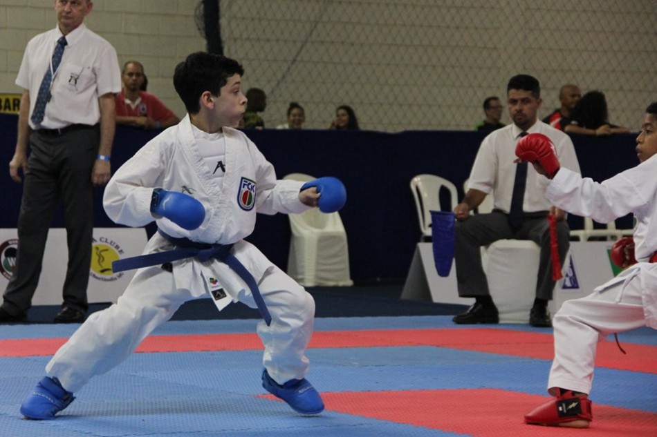 Blumenau conquista 13 medalhas no Brasileiro Interclubes de Karatê