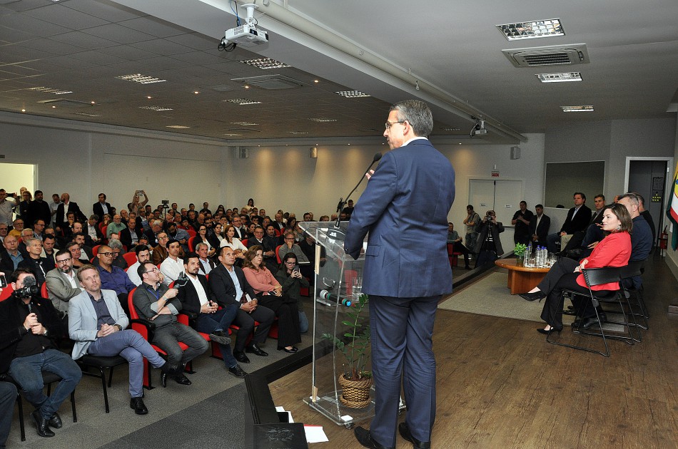 Governo do Estado anuncia verba para construção do Centro de Convenções de Blumenau