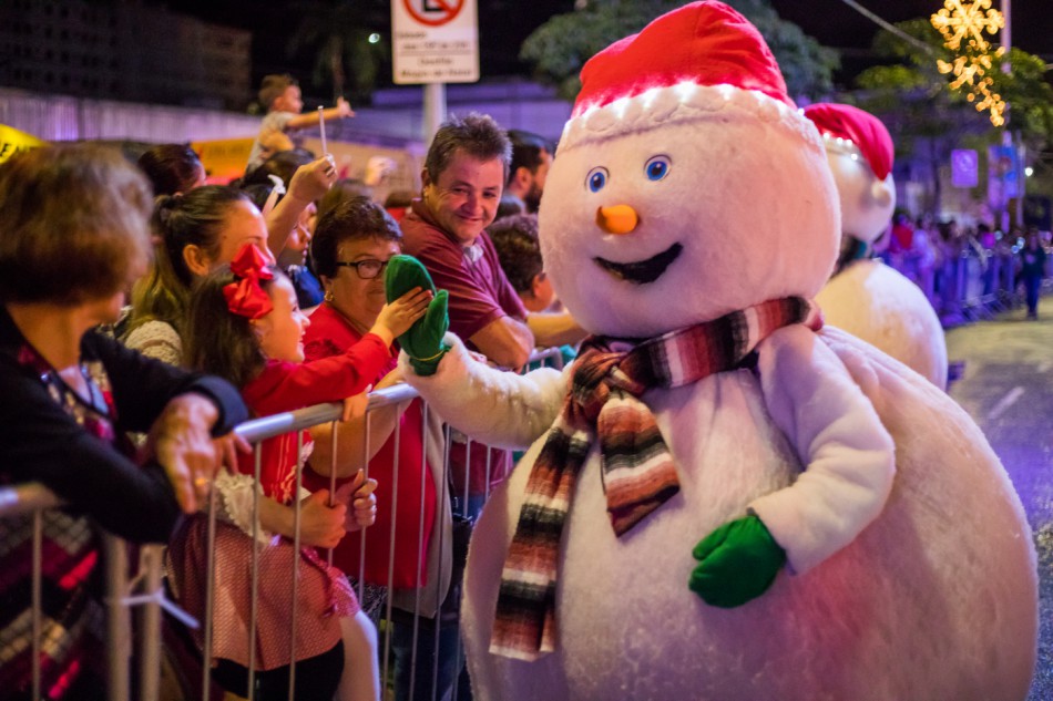 Magia de Natal e Jogos Escolares da Juventude movimentam o feriado em Blumenau