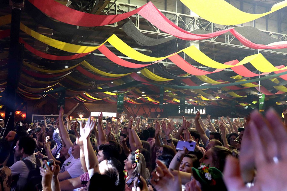 Segunda semana da  36ª Oktoberfest inicia com entrada gratuita nesta segunda-feira