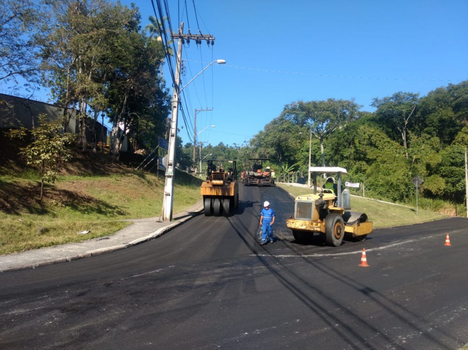 Secretaria de Obras executa os acabamentos finais na revitalização da Rua Bahia