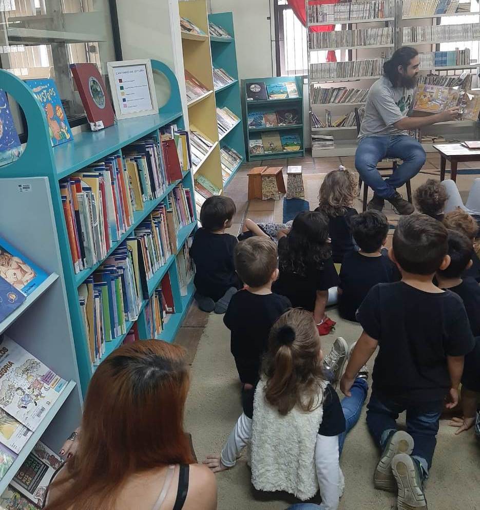 Biblioteca Fritz Müller atende crianças de Timbó