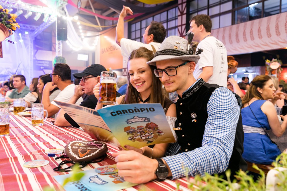 Segundo sábado de Sommerfest Blumenau repete sucesso de público