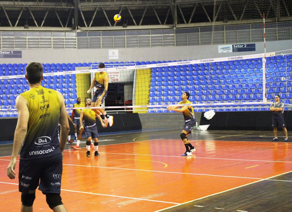 Blumenau joga pela Superliga de Vôlei neste domingo