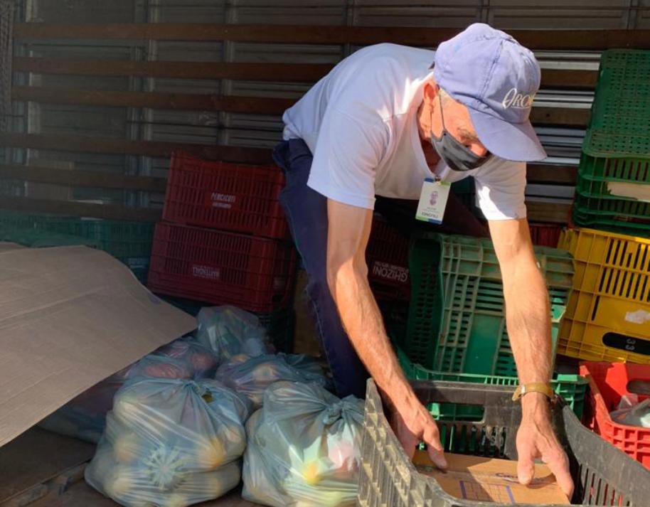 Controladoria e Osblu acompanham entrega de kits de alimentação escolar