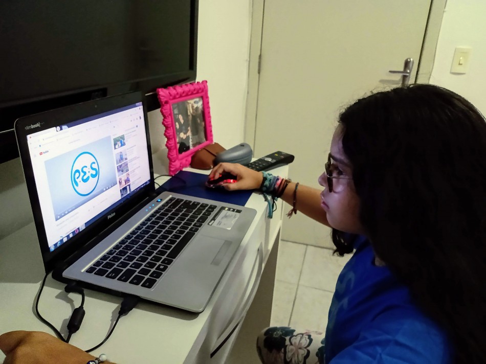 Crianças do PES participam de atividades não presenciais por meio de plataforma digital