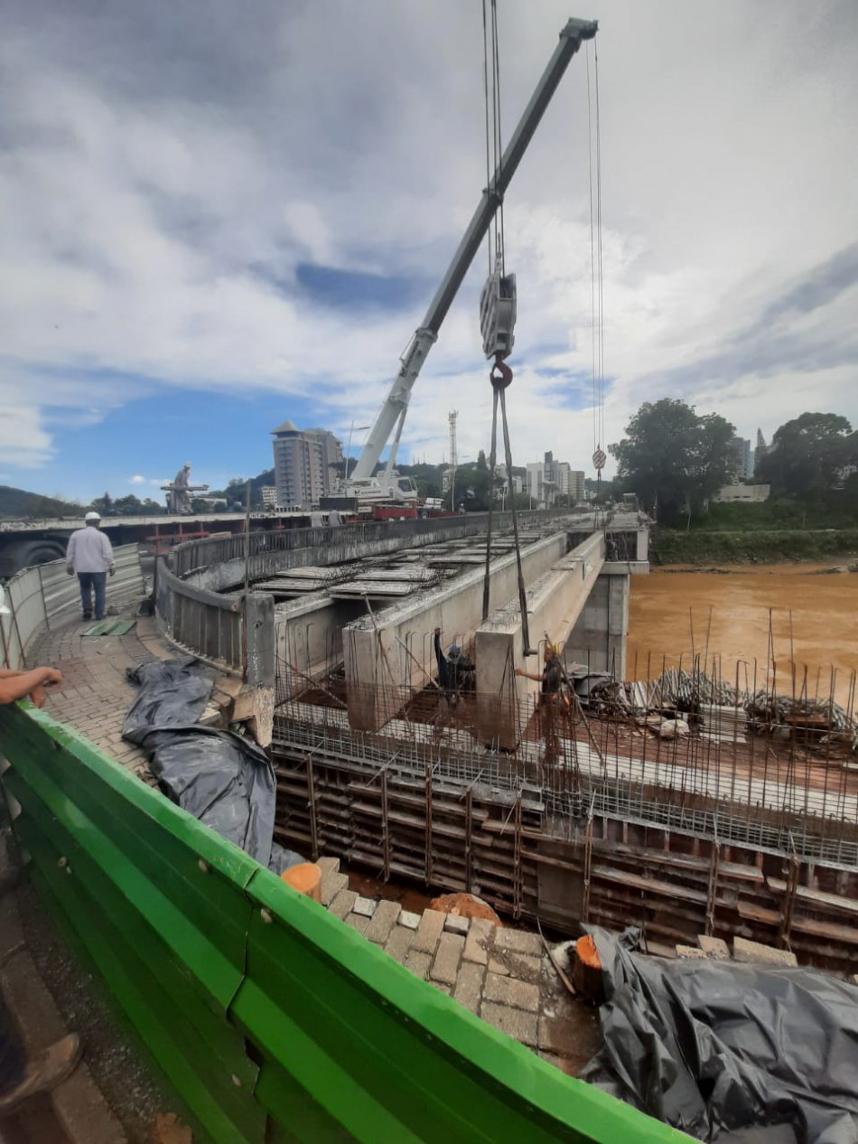 Concluída mais uma etapa do lançamento de vigas na Ponte do Centro