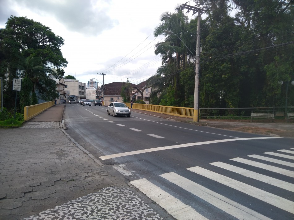 Seterb alerta sobre o uso irregular do corredor exclusivo para ônibus em Blumenau