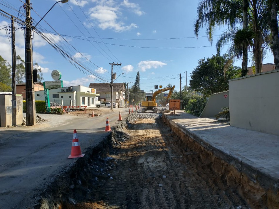 Município pavimenta trecho da Rua Guilherme Scharf neste final de semana