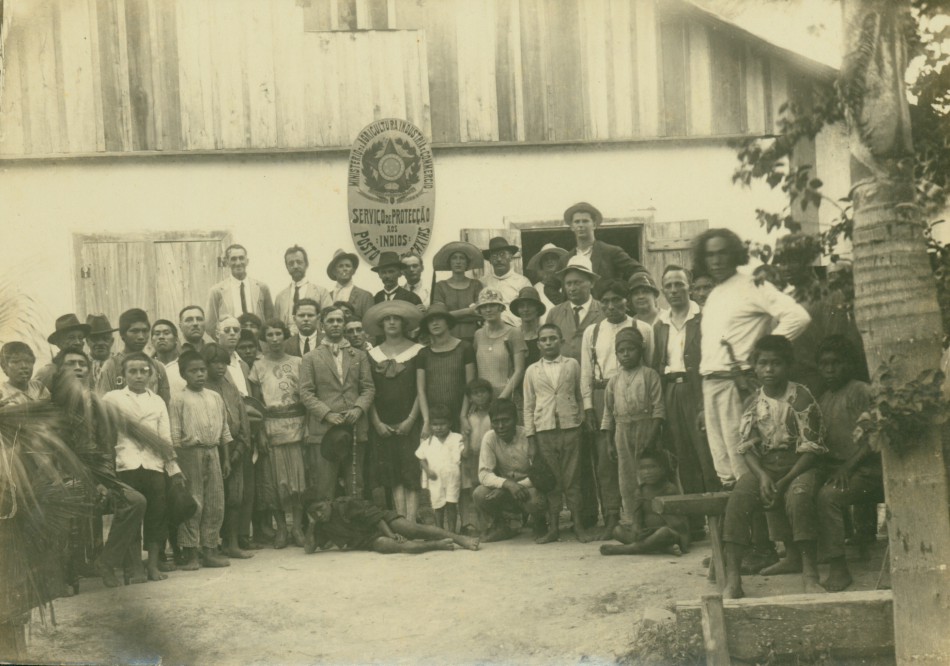 Memória Digital: Posto Duque de Caxias