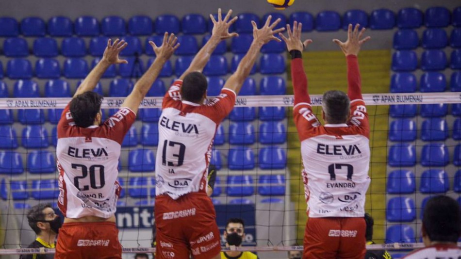 Apan/Eleva/Blumenau supera Guarulhos e sobe na tabela de classificação da Superliga